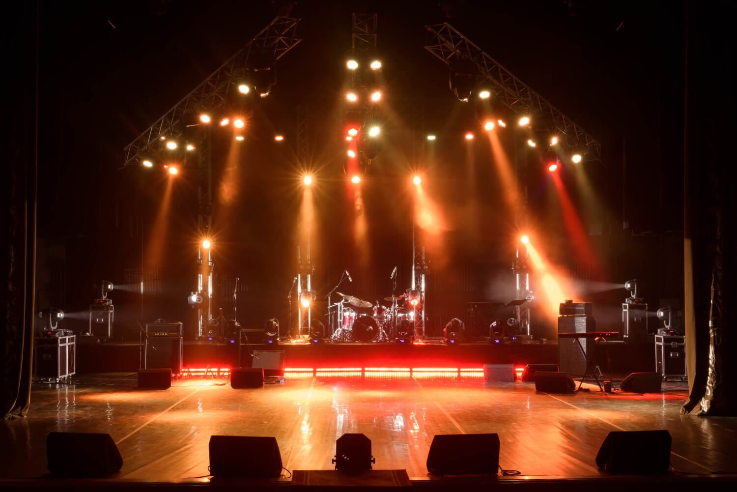 free-stage-with-lights (1)